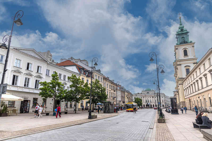 Polonia - Varsovia 140 - calle Suburbio de Cracovia.jpg